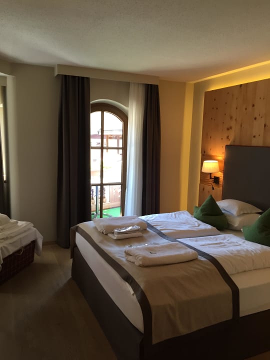 Doppelzimmer mit Zustellbett Alpeiner Nature Resort Tirol