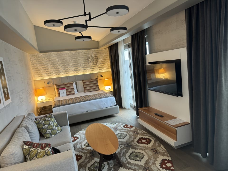 Zimmer Acanthus Cennet Barut Collection