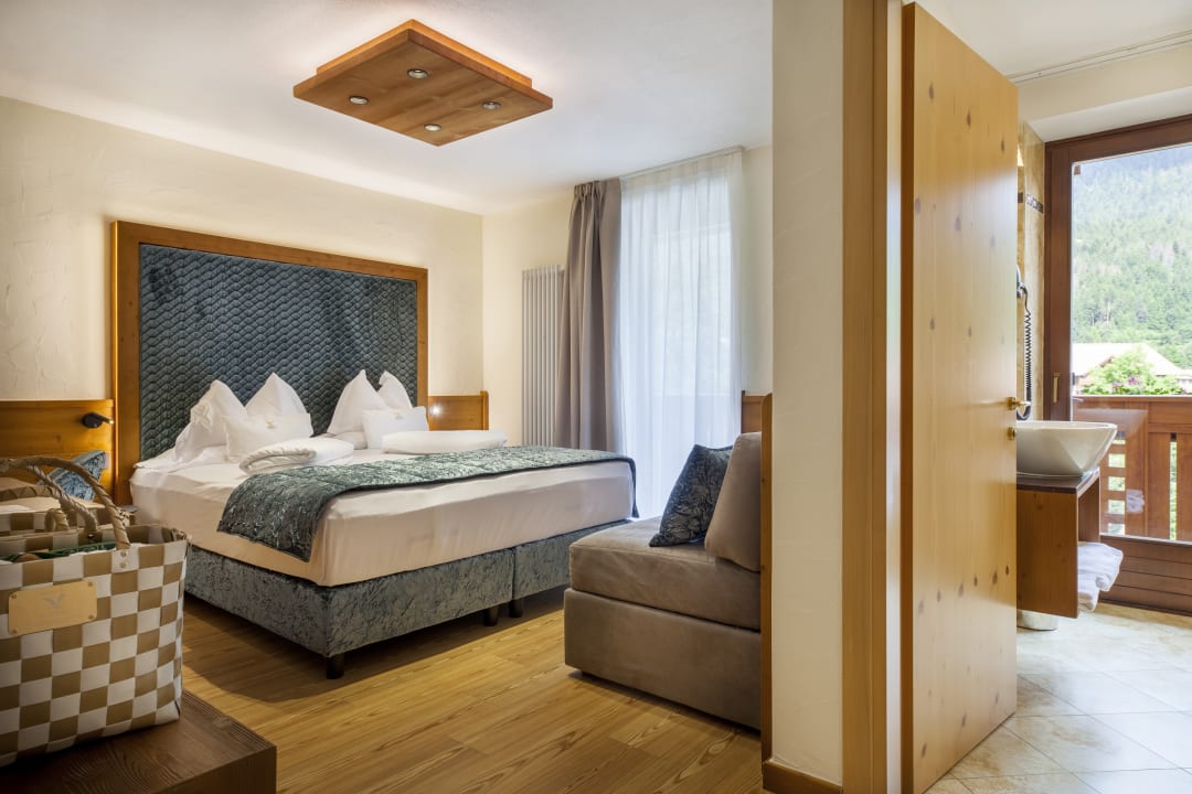 Zimmer ADLER MERYEM Wellnesshotel – Andalo