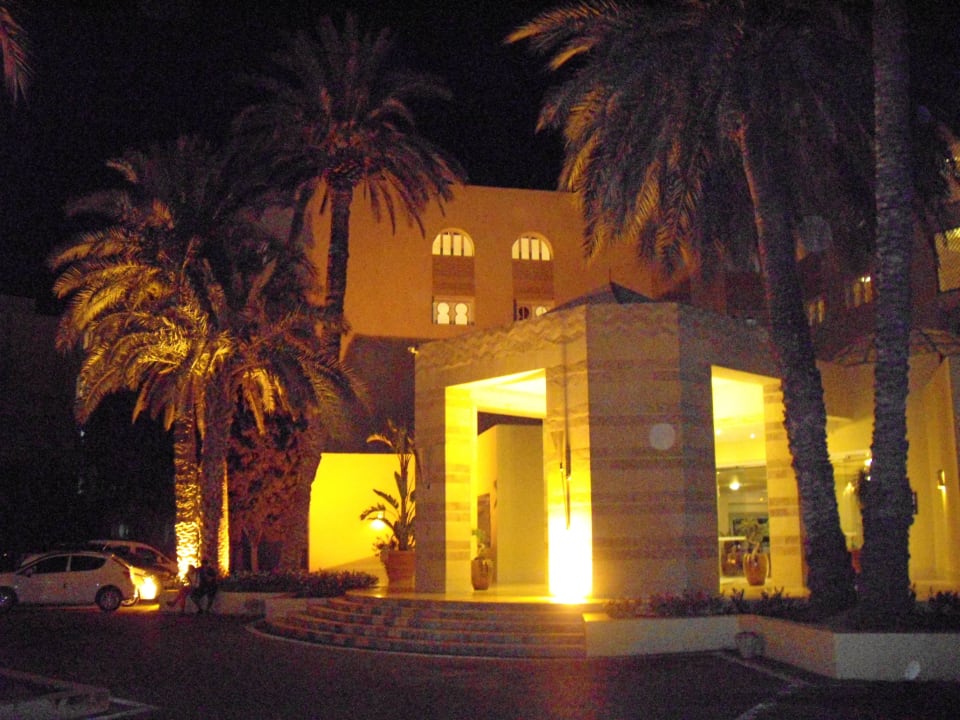 Hoteleingang Hotel Marhaba Club