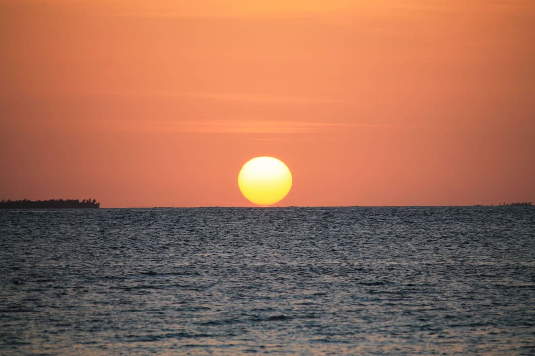 Sonnenuntergang Südseite, Bungalow 126 Adaaran Select Meedhupparu Island Resort - Premium All Inclusive