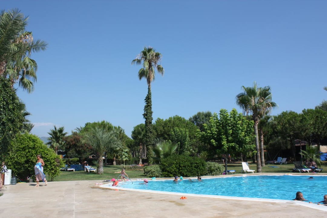 Pool Club Turtas Beach Hotel