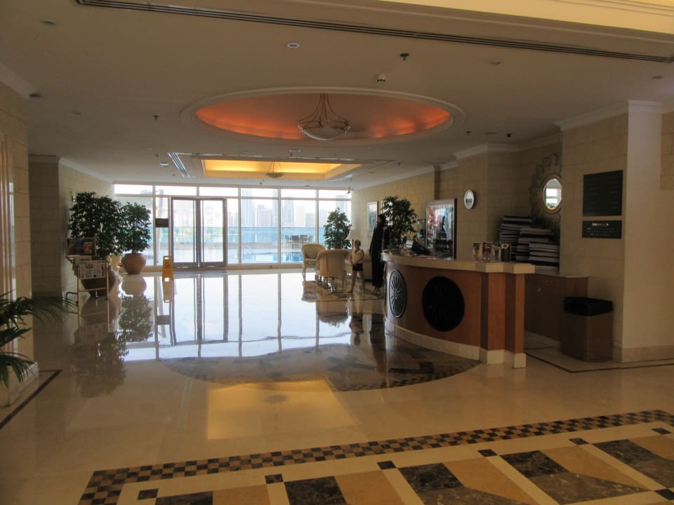 Lobby Corniche Hotel Sharjah