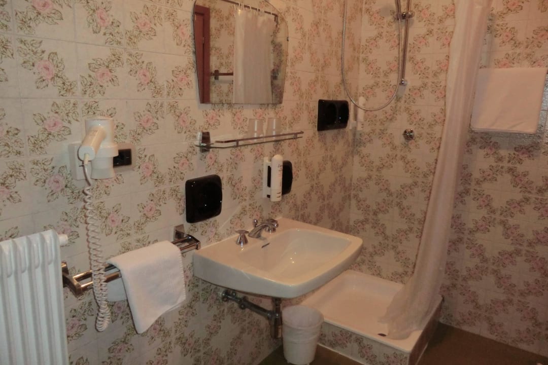 Badezimmer/Dusche Hotel Regina Del Bosco