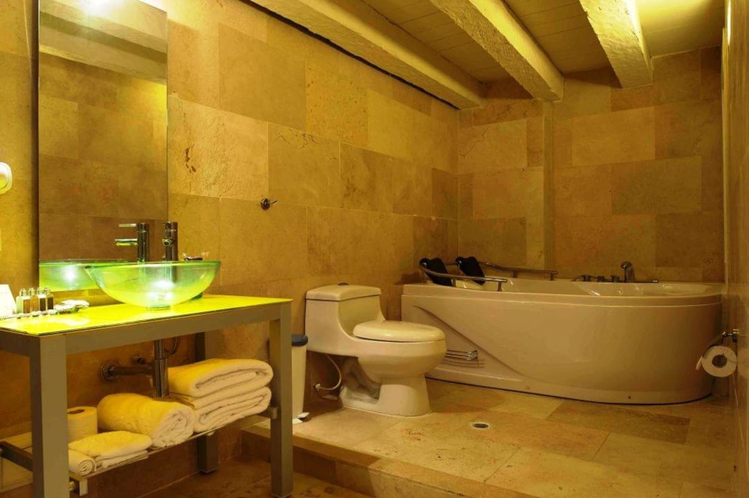 Baño luxury imperial GHL Hotel Armería Real