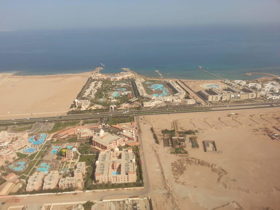 Anflug auf Hurghada - Blick auf das Beach Albatros GARDEN Pickalbatros Aqua Park Resort - Hurghada