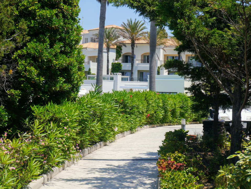 Weg zum Gourmetrestaurant... Mandola Rosa A Grecotel Resort To Live