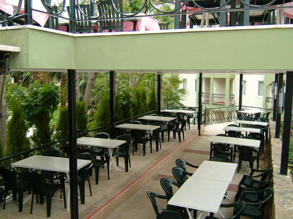 Sitzflächen im Restaurant Hotel Gardenia Beach