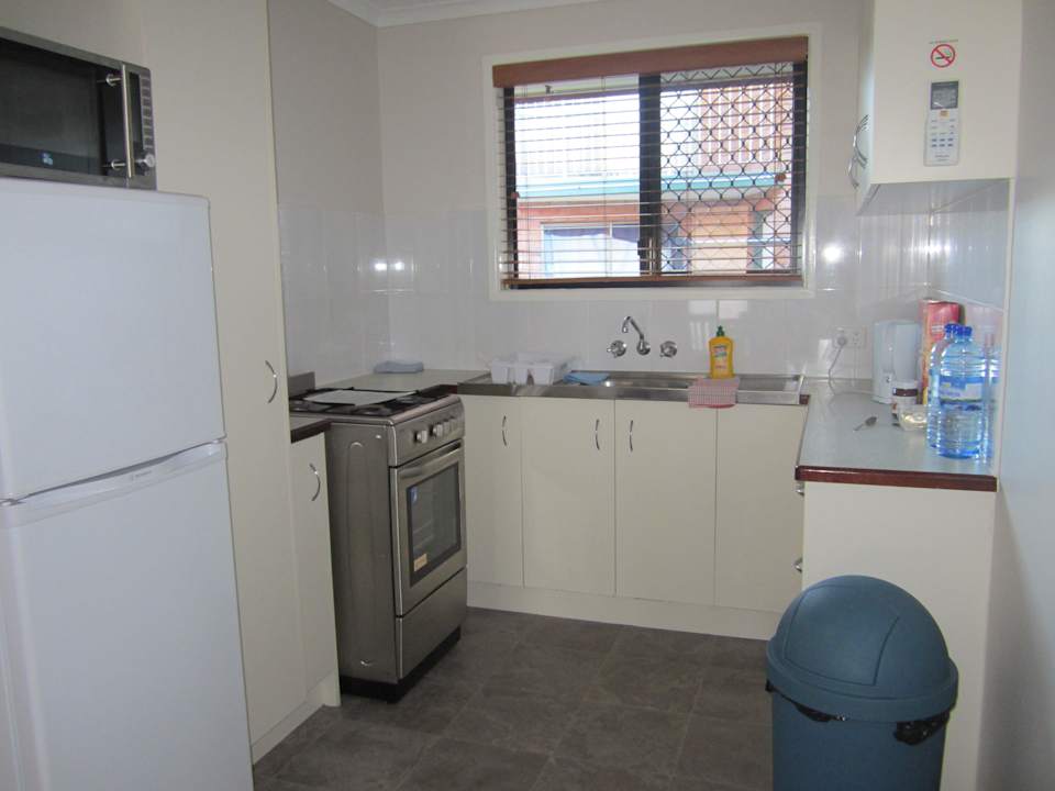 Küche Apartments Hervey Bay Colonial Lodge