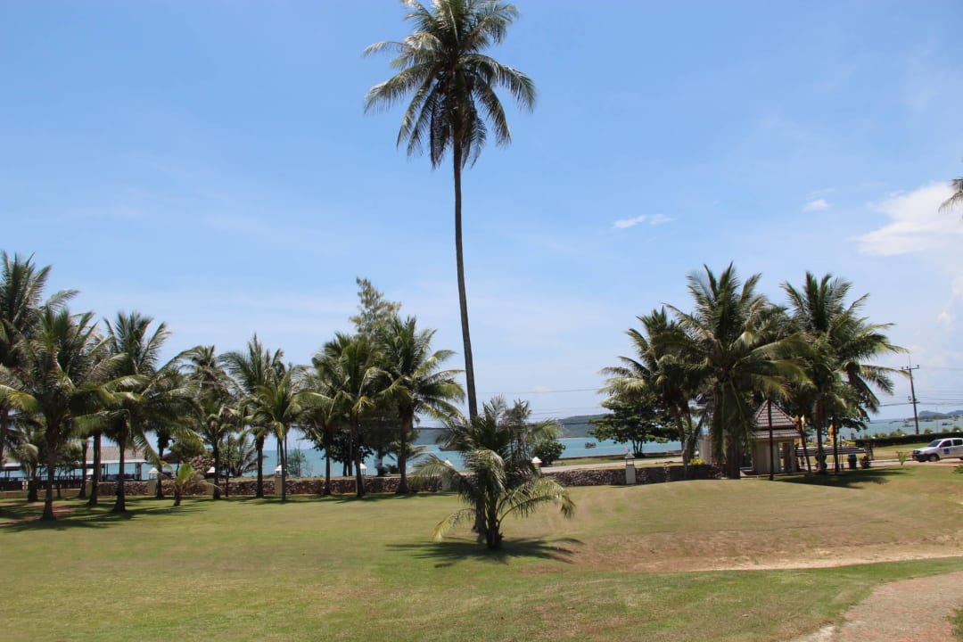 Blick vom 2. Pool aufs Meer Novotel Chumphon Beach Resort And Golf