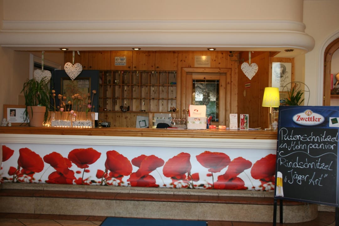 MohnRezeption Mohnhotel & Bergwirt Schrammel