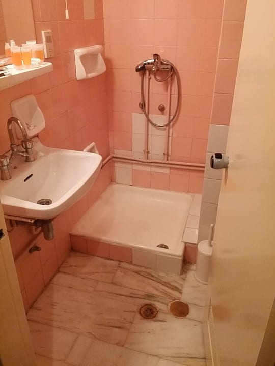 Badezimmer 3bettzimmer 3. Stock International Atene Hotel