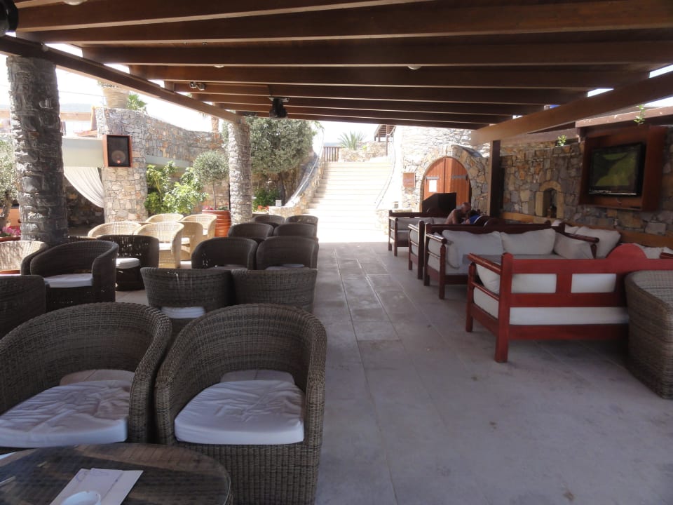 Gemütliche Sitzecke in Barnähe Ikaros Beach Luxury Resort & Spa - Adults Only