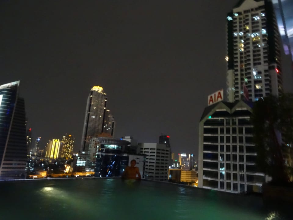 Ausblick vom Pool Eastin Grand Hotel Sathorn