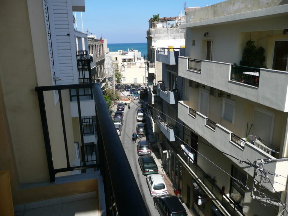 Blick von unserem Balkon Richtung Meer Hotel Kastro