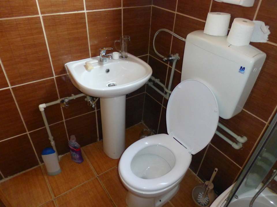 Badezimmer etwas eng Sur Tara Skrbusa