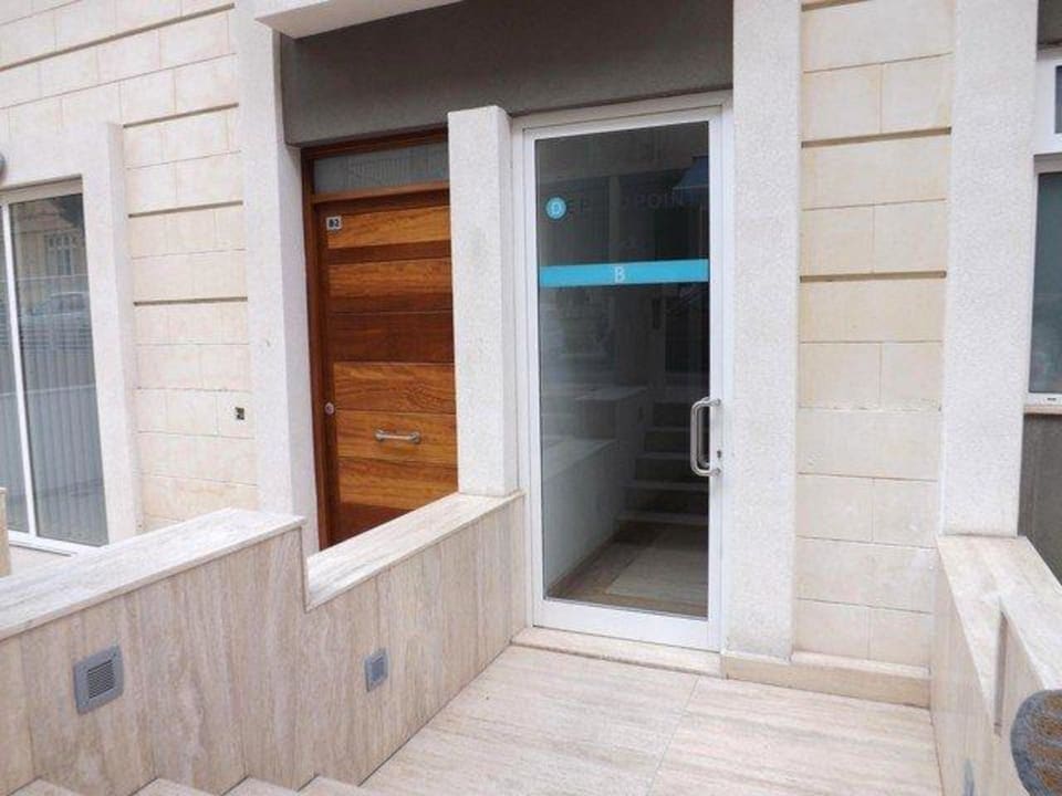 Block Entrance Apartment Sixteenth Avenue