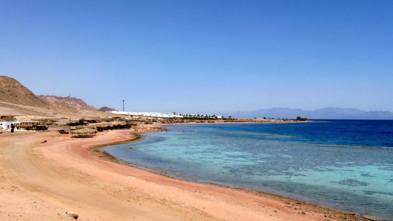 Happy Life Village w oddali Happy Life Village