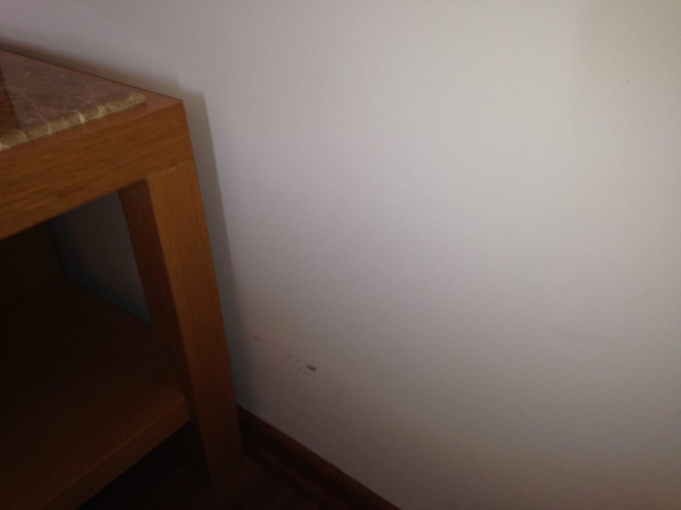 Abgewohnt  Akka Alinda Hotel