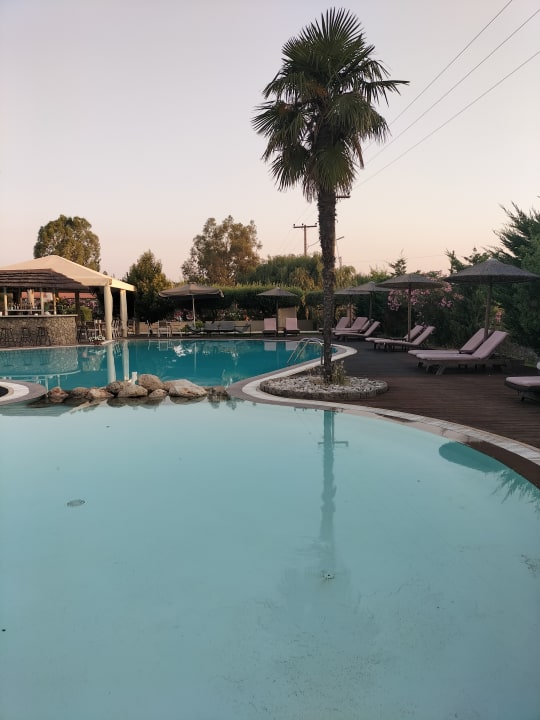Pool Almyros Villas Resort
