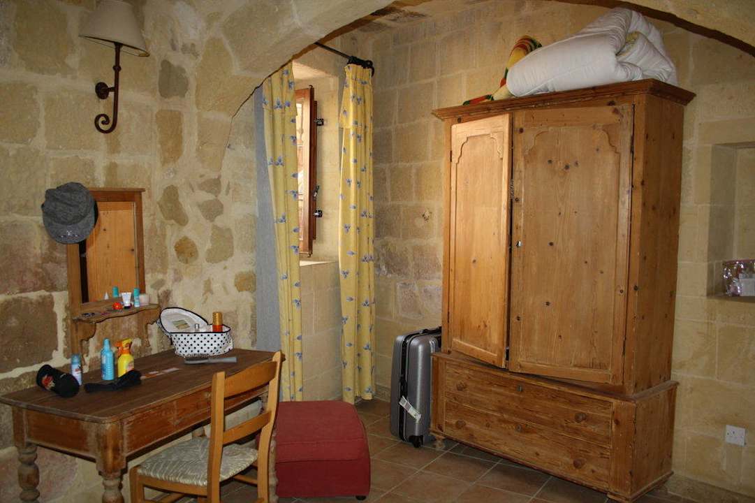 2. Schlafzimmer EG Hotel Razzett Ghasri