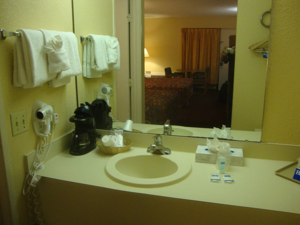 Waschtisch Hotel Rodeway Inn Maingate