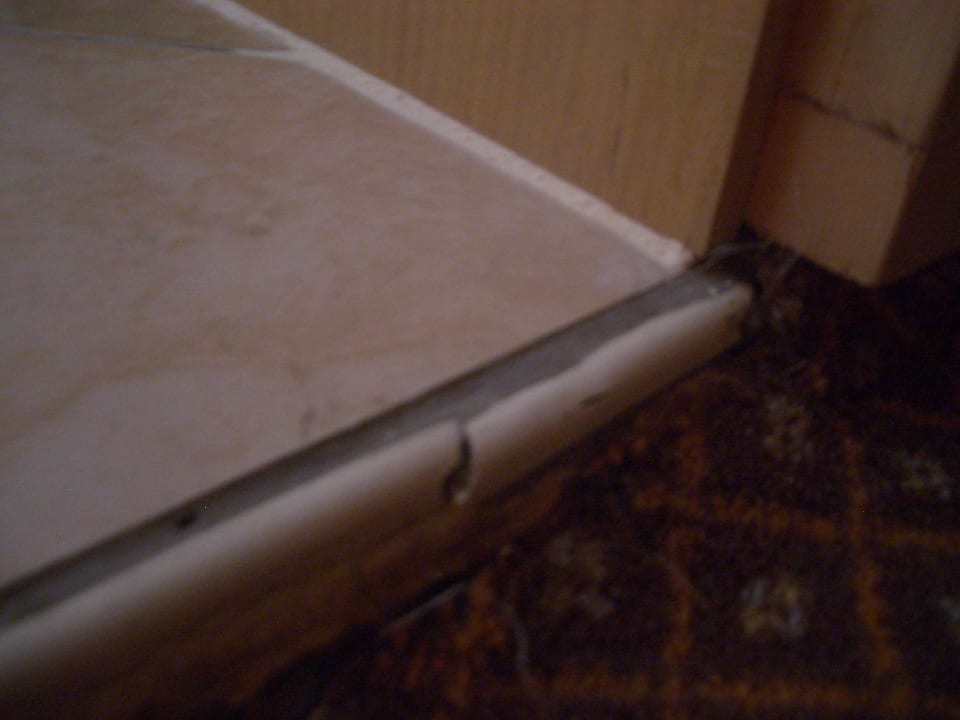 Scharfkantige Bodenleisten VONRESORT Golden Beach