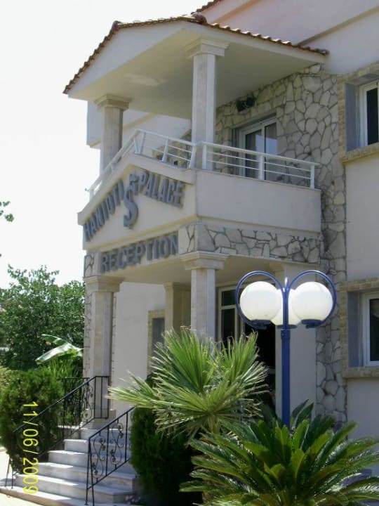Hoteleingang Hotel Hanioti Palace/Chanioti Palace