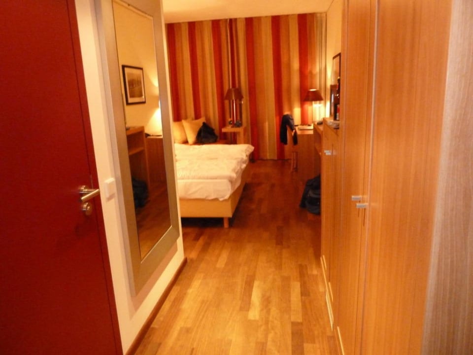 Standard Zimmer 4. Stock AMERON Köln Hotel Regent