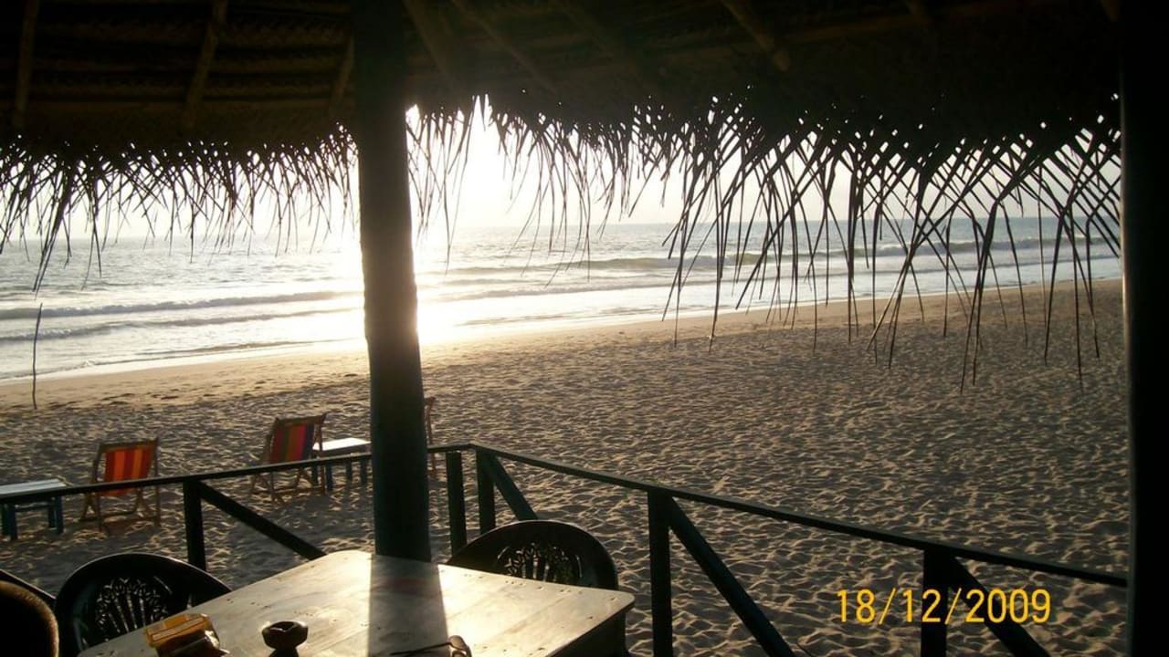 Blick von der Strandbar zum Meer Palm Beach Guesthouse