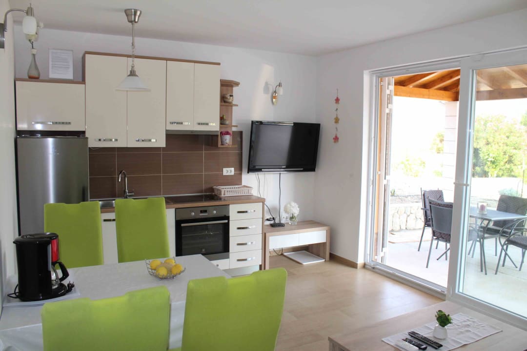 Lobby Slano Bay Apartments