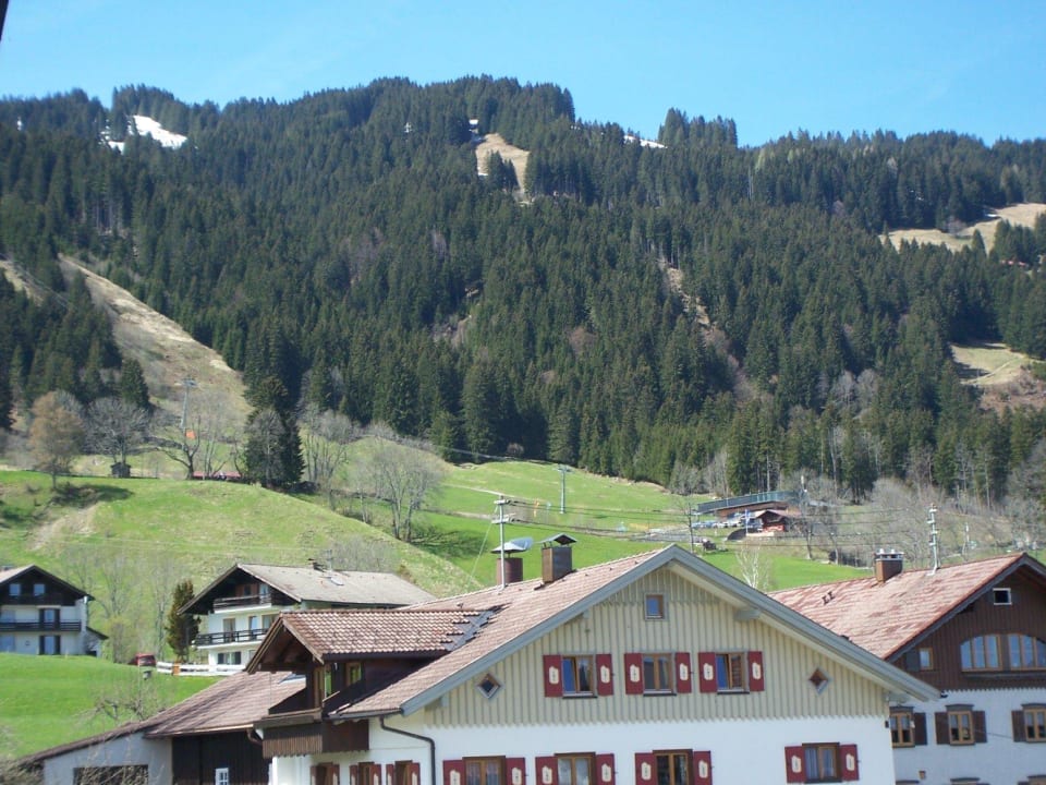 Blick vom Balkon auf die Talstation der Hörnerbahn Ferienwohnung  Am Dorfbach