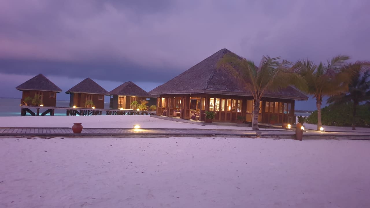 Strand Meeru Maldives Resort Island