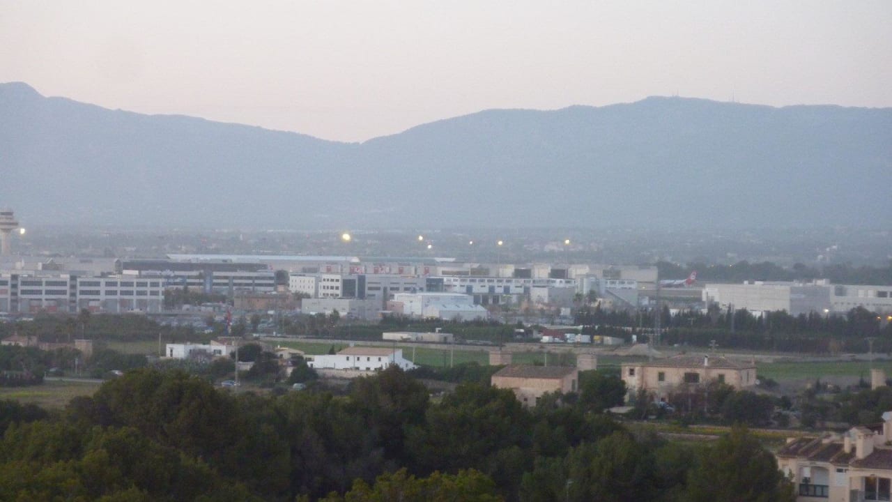 Vom Dach Richtung Flughafen THB Maria Isabel - Adults only