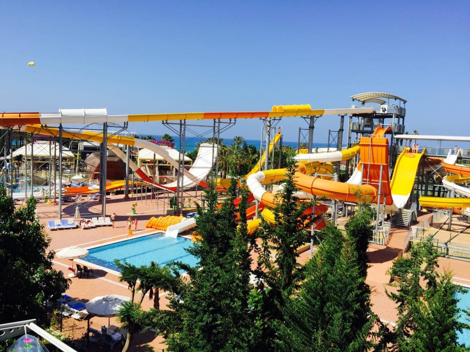 Widok z okna AQI Pegasos World