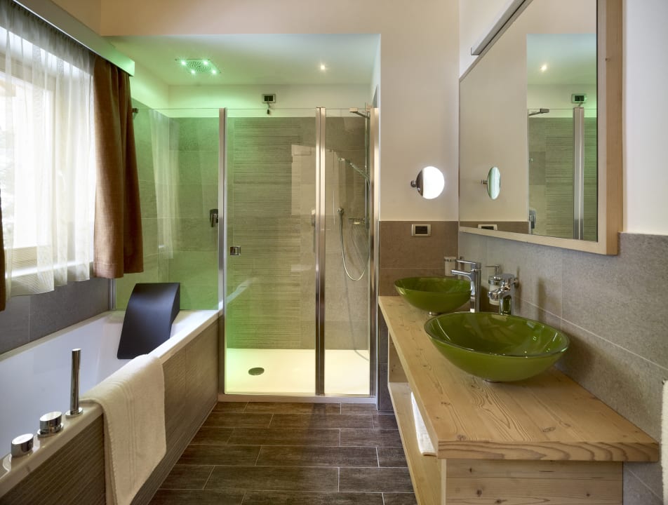 Zimmer Apartments Color Home Suite