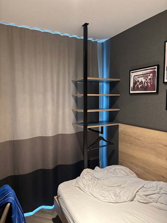 Zimmer Schulz Hotel Berlin Wall at the East Side Gallery