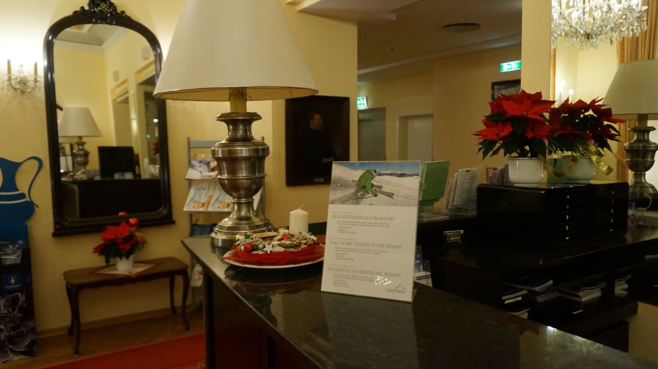 Ausschnitt der Rezeption im Kaiserhof Hapimag Resort Bad Gastein