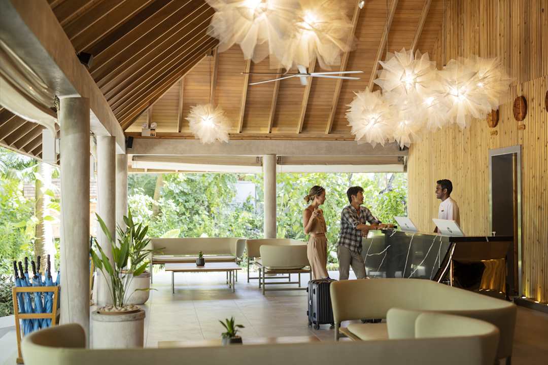 Lobby Outrigger Maldives Maafushivaru Resort