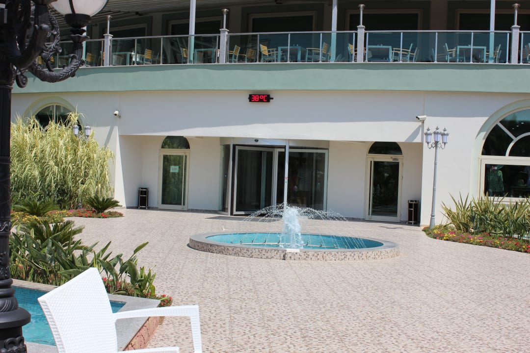 Hotelausgang zum Pool- und Strandbereich Hotel Delphin Imperial