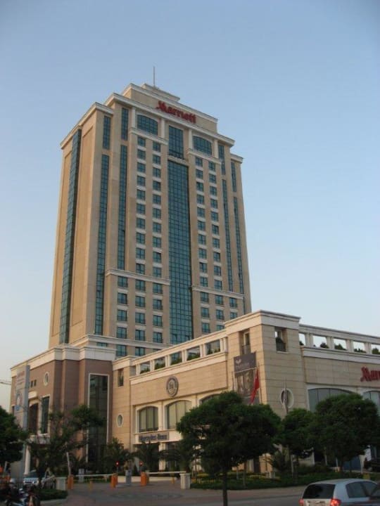 Hotelfront von der Strassenseite Istanbul Marriott Hotel Asia