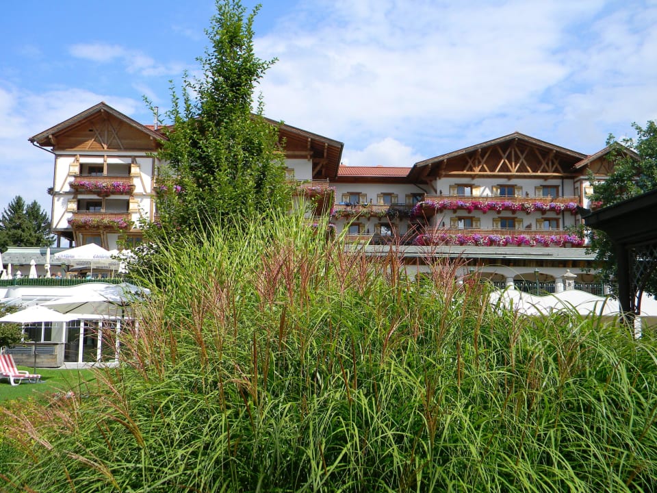 Hotel vom Garten aus Hotel Oberforsthof