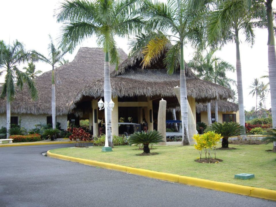 Hoteleingang Punta Cana Princess All Suites Resort & Spa