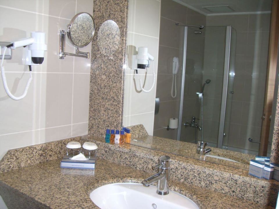 Bad Royal Wings Hotel