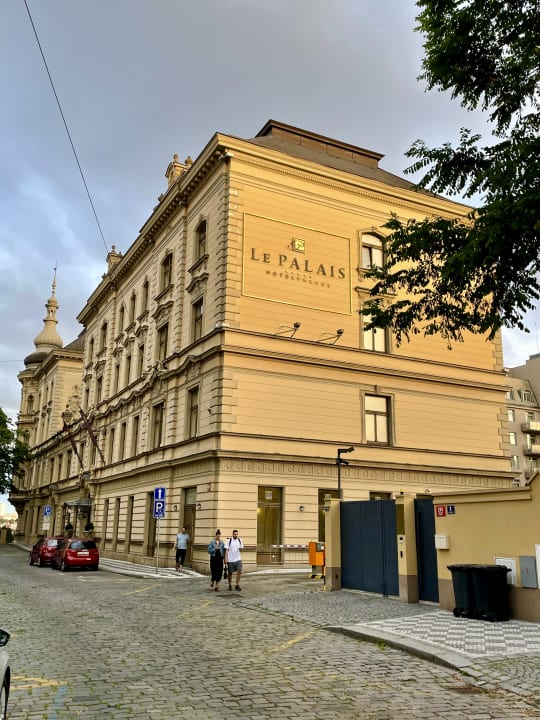 Außenansicht Le Palais Art Hotel