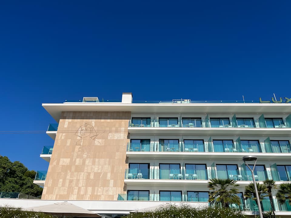 Außenansicht Hotel Luxor