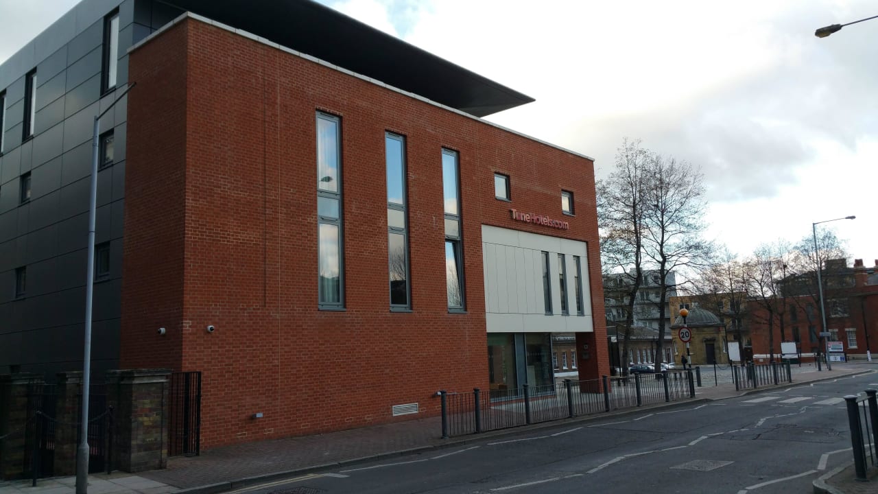 Gebäude Nummer 1 Tune Hotel Canary Wharf Point A Hotel London Canary Wharf