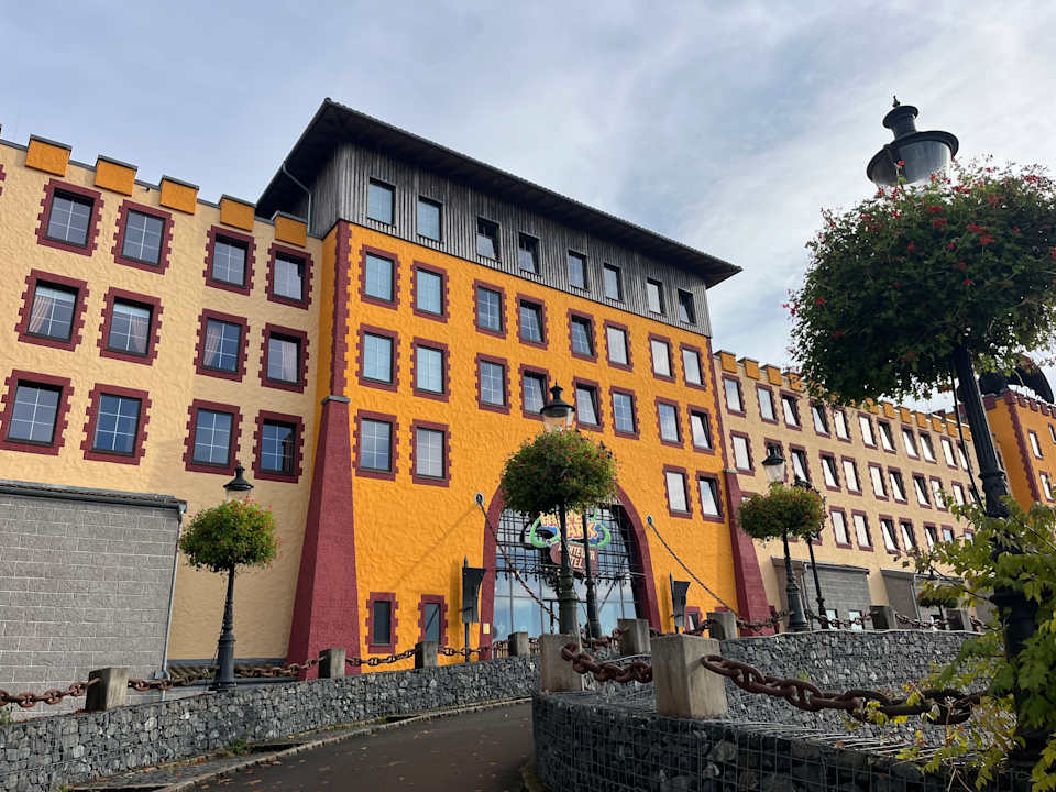 Außenansicht Heide Park Abenteuerhotel