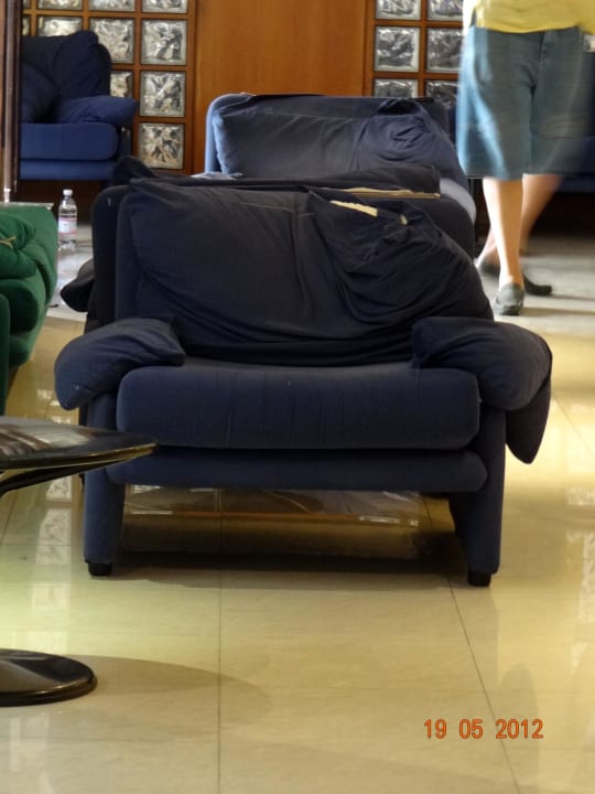 Angebliche Lobby Days Inn Hotel & Residence