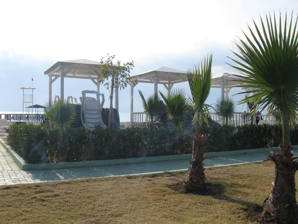 Balihäuser am Strand Hotel Delphin Imperial